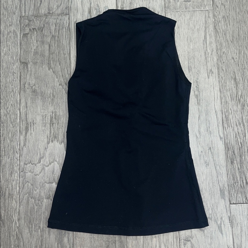 V-Neck Top - Picture 4 of 6